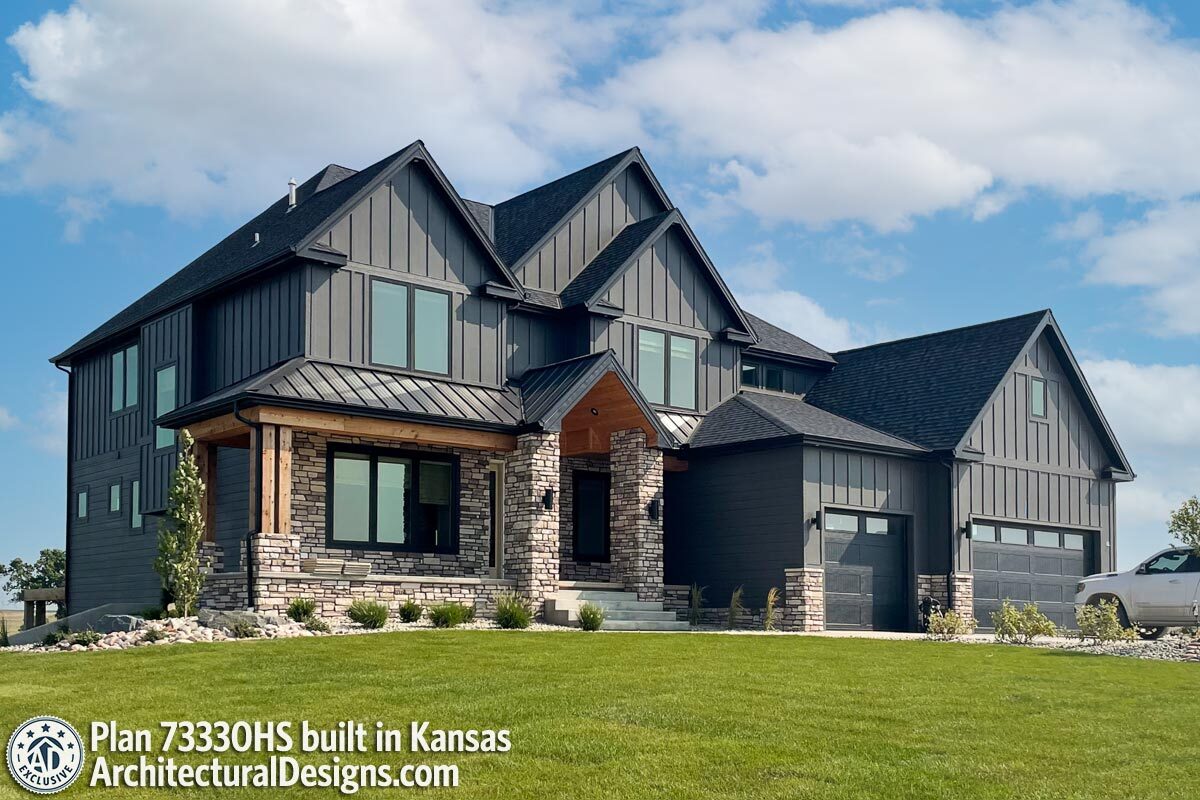 Black is the new black (Earnest Home co.)  House exterior, House colors,  Black house